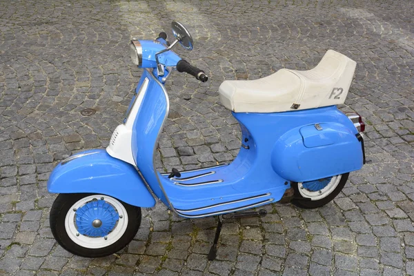 Vintage Vespa scooter — Stockfoto