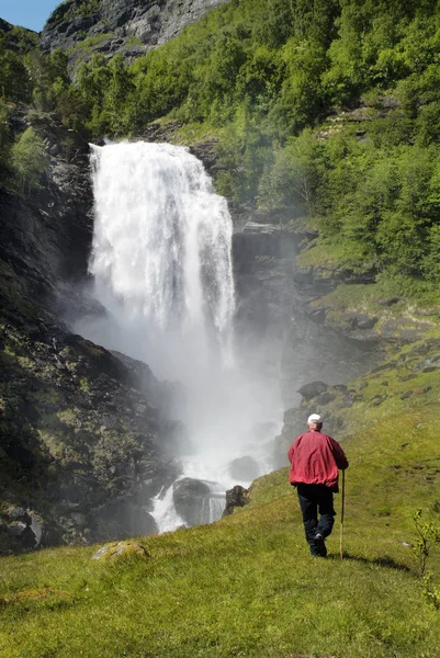 ノルウェー、ソグネ フィヨルド、滝 — ストック写真