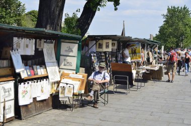 Fransa, Paris'te bit pazarı