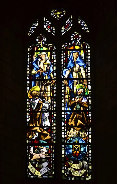 Francia, Valle del Loira, vitral en la iglesia — Foto de Stock