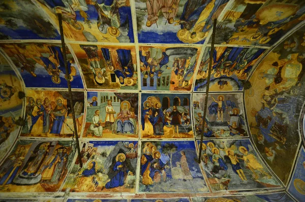 修道院でブルガリア、アセノヴグラト、宗教的な絵画 — ストック写真