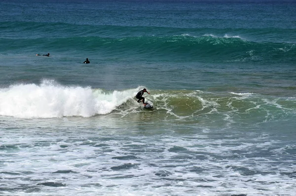 Spanien, Kanarieöarna, Fuerteventura, Surfer — Stockfoto