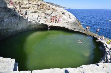 Yunanistan, Thassos Adası, Giola Havuzu