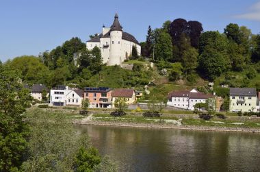 Avusturya, kale Ottensheim Tuna Nehri üzerinde