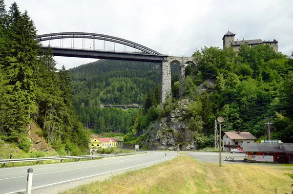Rakousko, Tyrolsko, železniční most — Stock fotografie