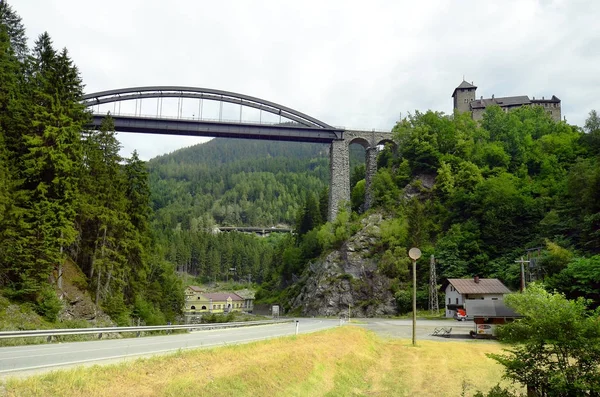 Østrig, Tirol, jernbanebroen - Stock-foto