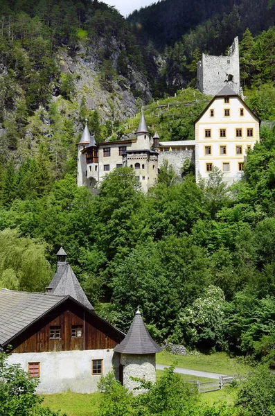 Rakousko, Tyrolsko, hrad Fernstein — Stock fotografie