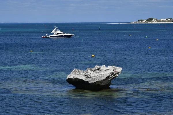 Australië, rots van de paddestoel op Rottnest Island — Stockfoto