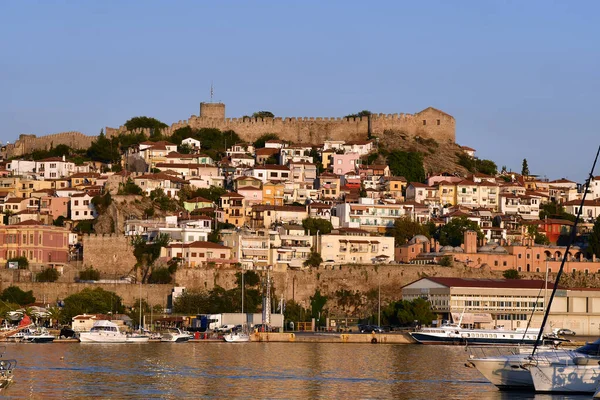 Grèce, Kavala, paysage urbain avec forteresse — Photo