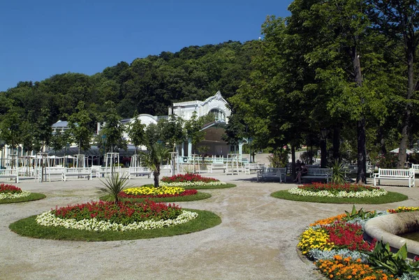 奥地利巴登 2009年7月17日 库尔帕克的花坛和夏季竞技场 — 图库照片