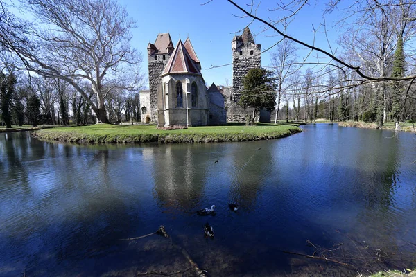 Österrike Ruinen Pottendorf Slott Vallgrav Medeltida Slott Niederösterreich — Stockfoto