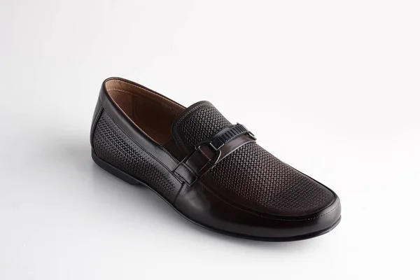 Män mode brun sko loafer isolerad på en vit bakgrund. — Stockfoto
