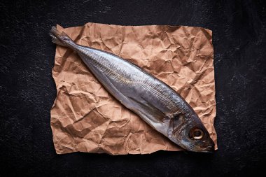 Kağıt üzerinde at uskumrusu..