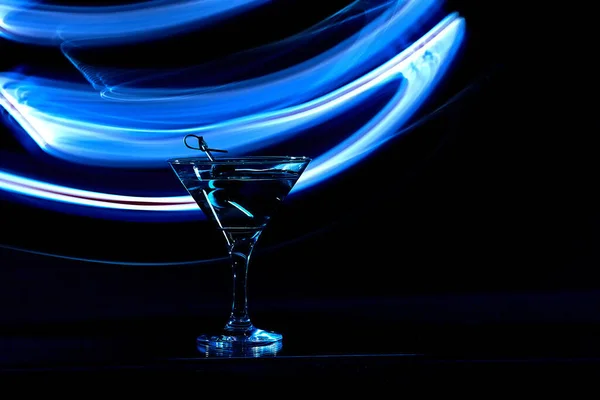 Martini Cocktail Drink Splash Ice Cubes Neon Iridescent Minimal Night — Stock Photo, Image