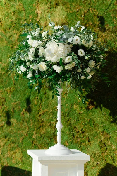 Düğün buket dekorasyon. Moss arka plan. 