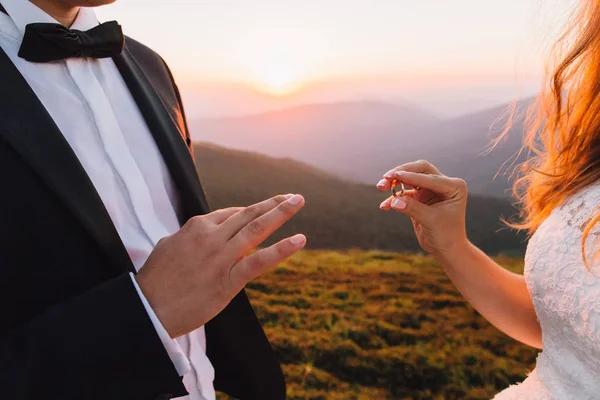 el ve kalp teklif gün batımında