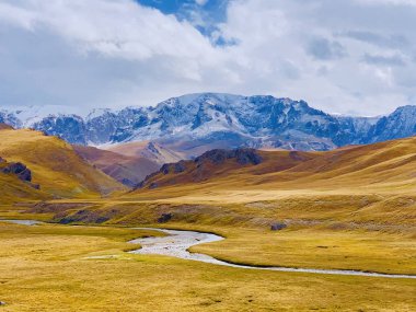 Kirgistan eylülde seyahat ediyor