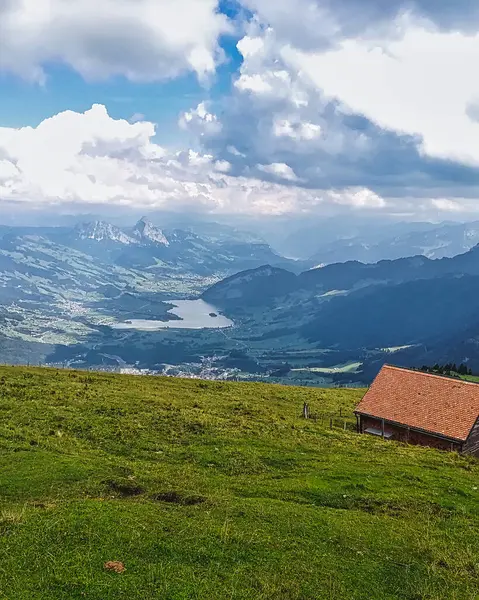 Soirée Idyllique Suisse Vallée Des Alpes Lors Une Journée Ensoleillée — Photo