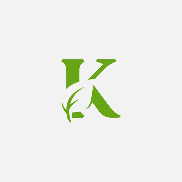 Groene bladeren letter vector, eco Alfabet illustratie — Stockvector