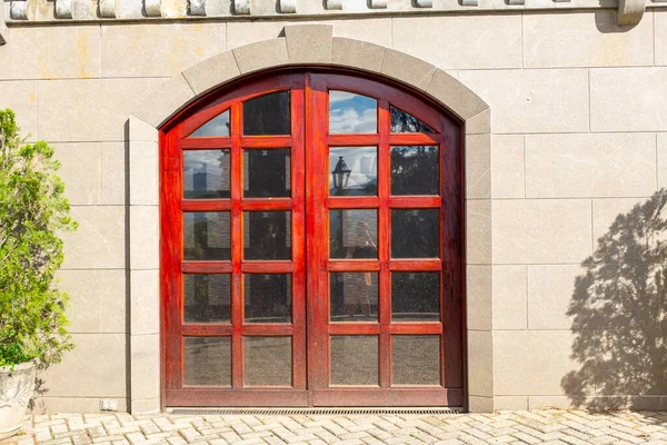 Portes Verre Avec Cadres Bois Peint Rouge — Photo