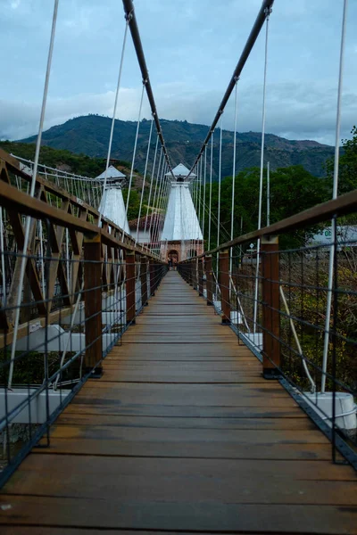 Pont Suspendu Reliant Olaya City Santa City Avec Planches Bois — Photo