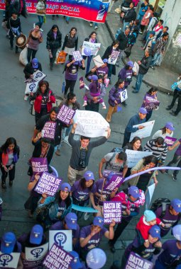 La Paz / Bolivya - 25 Kasım 2016: Kadın Günü Protestosu sırasında 