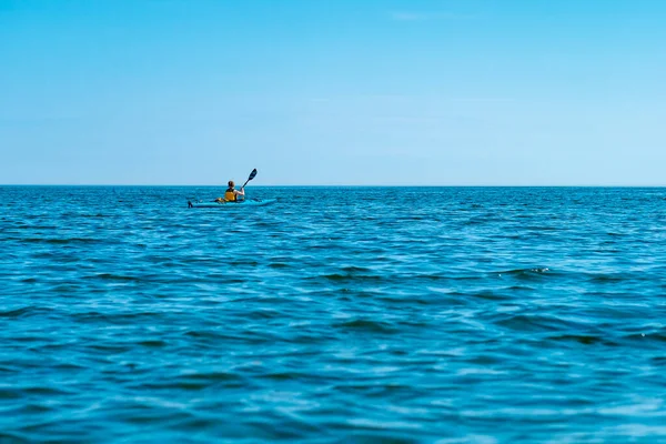 Isla Anticosti Quebec Canadá Julio 2018 Turistas Navegando Kayak Hermosa — Foto de Stock