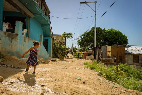 Santo Domingo Repubblica Dominicana Aprile 2014 Bambina Nera Perde Nel — Foto Stock