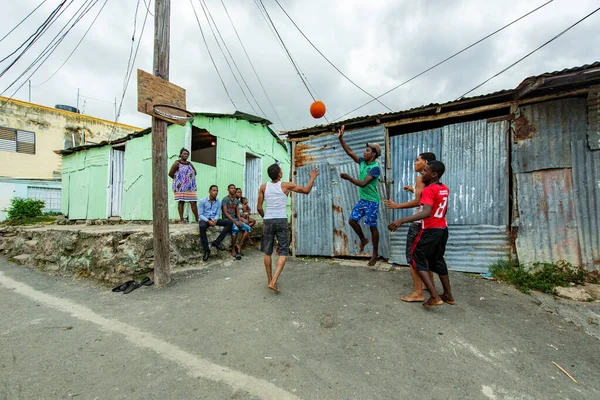 Santo Domingo República Dominicana Maio 2018 Jovens Jogando Basquete Com — Fotografia de Stock
