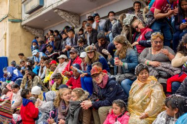 Oruro / Bolivya - 10 Şubat 2018: Ünlü Oruro 'nun Yıllık Karnavalı ve Bazıları Köpükle Oynuyor