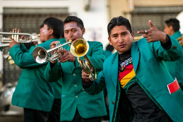 2015 Alto Paz Bolivia July Aymara Indigenous Musicians Dressed Green — 스톡 사진