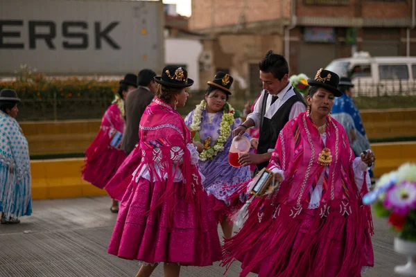 Alto Paz Bolivia July 2015 Aymara Women Dressed Indigenous Clothes — 图库照片