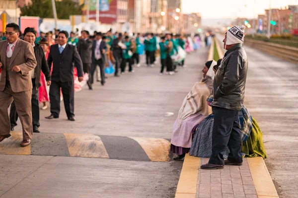 Alto Paz Bolivia July 2015 People Watching Aymara Men Women — Stock Photo, Image