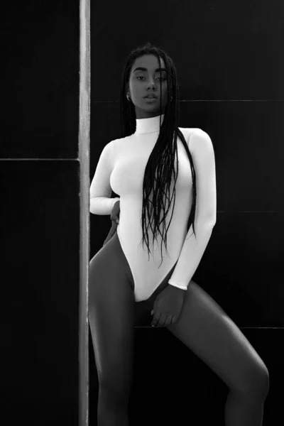 Мода Африканская Модель Позирует Студии Нижнем Белье Красота Стильный Портрет — стоковое фото