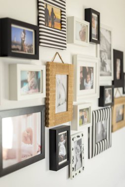 aile içinde çeşitli fotoğraf çerçeveleri fotoğrafları