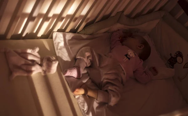 Baby är sover under dagen — Stockfoto