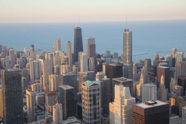 Şehir Manzarası - Plajın yanındaki Çok Uzun Binalar