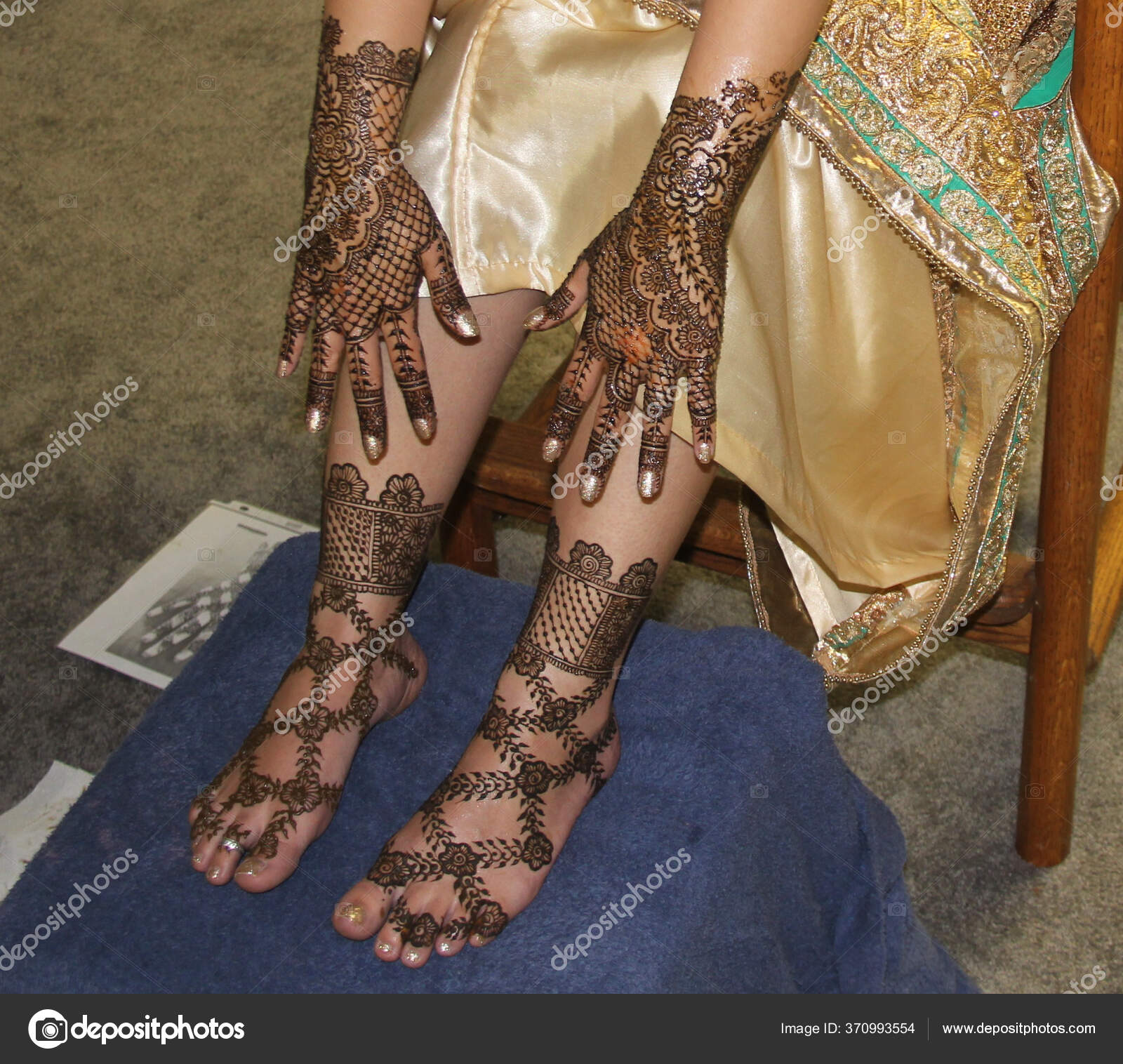 Henna Patterns Hands Legs — Stock Photo © Appuseries #370993554