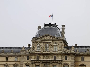 Paris 'teki Müzenin Önü