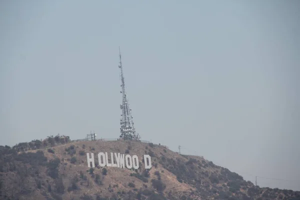 Turistik Görüş Hollywood Tepesi Uzaktan — Stok fotoğraf
