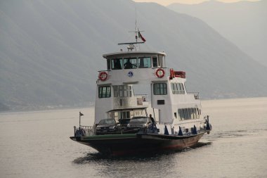 Suyun Üzerinde Ulaşım Motorlu Teknesi