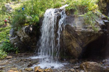 Altay dağlarında bir şelale, Rusya