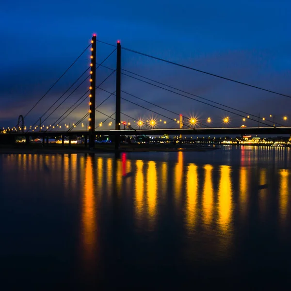 Düsseldorf Taki Rhine Köprüsü Medya Limanı — Stok fotoğraf