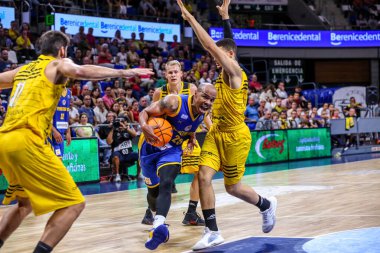 Basketbol Şampiyonlar Ligi Iberostar Tenerife Bc Peristeri 'ye karşı