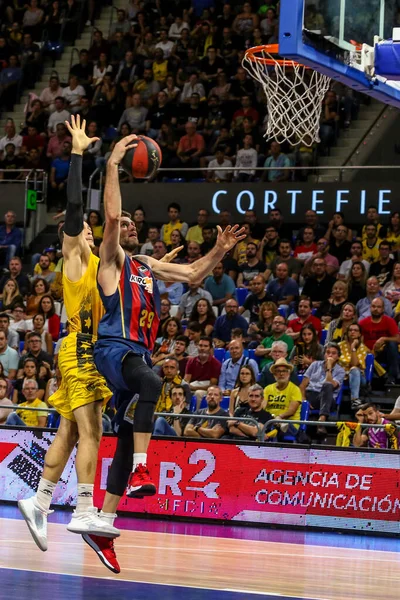 Equipos Internacionales de Baloncesto Iberostar Tenerife vs Saski Baskonia — Foto de Stock