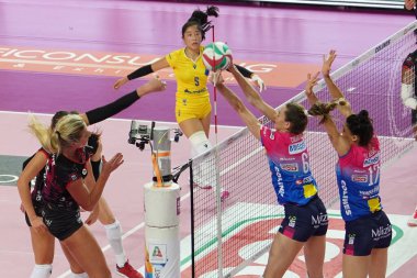 Voleybol İtalyan Serie A1 Kadınlar Şampiyonası Igor Gorgonzola Novara Unet E-work Busto Arsizio 'ya karşı