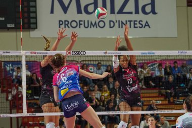 Voleybol İtalyan Serie A1 Kadınlar Şampiyonası Igor Gorgonzola Novara Unet E-work Busto Arsizio 'ya karşı