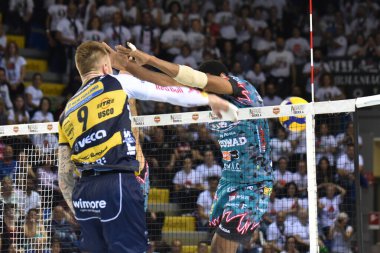 Volleyball Italina Supercup Men Finals - Sir Safety Perugia vs Modena Volley clipart