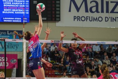 Voleybol İtalyan Serie A1 Kadınlar Şampiyonası Igor Gorgonzola Novara Unet E-work Busto Arsizio 'ya karşı