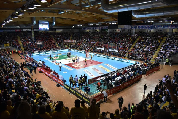 Суперкубок Италии по волейболу среди мужчин Cucine Lube Civitanova vs Modena Volley — стоковое фото